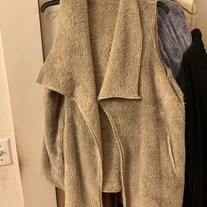 Fleece tan vest size large